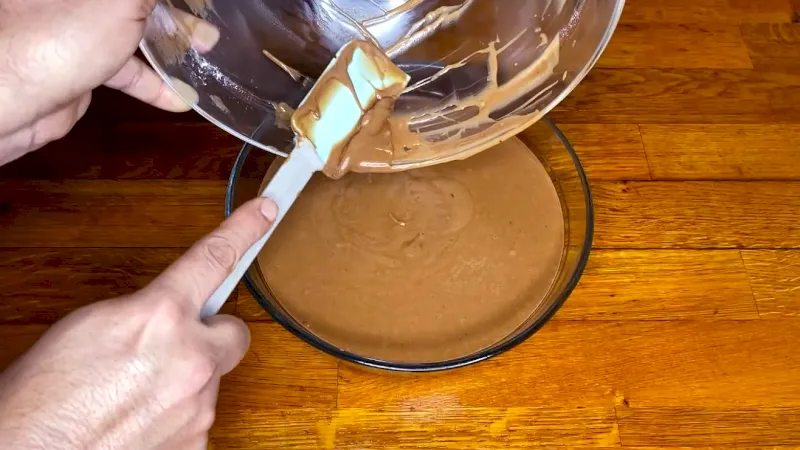 Bizcocho chocolate en microondas en 8 minutos Paso 6