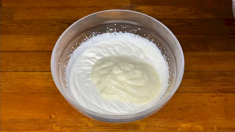 Receta de mousse de limón con leche condensada y nata Paso 4